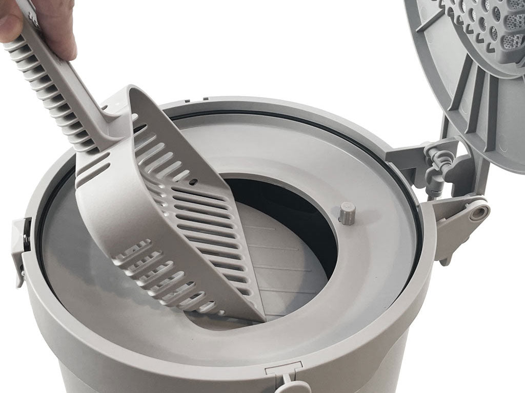 Gray cat litter bin with scooper